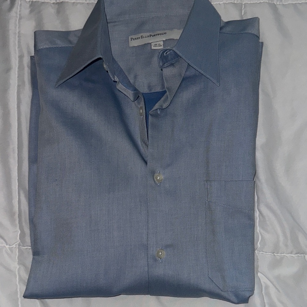 Perry Ellis Men's Classic Blue Dress Shirt